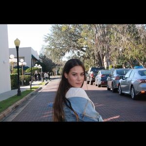 Meet your Posher, Brooke